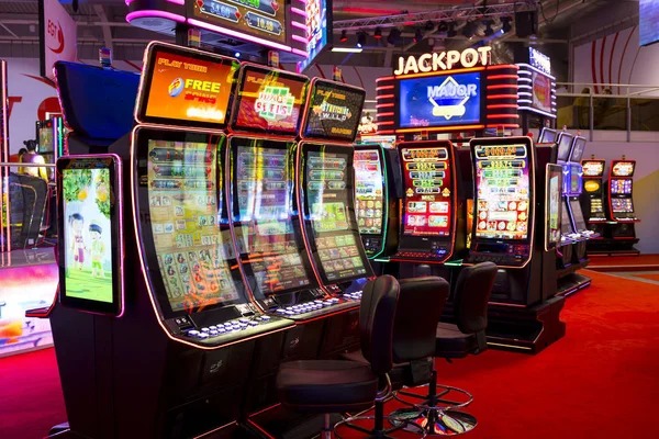 niltoto slot game lineup including Aviator and Sweet Bonanza